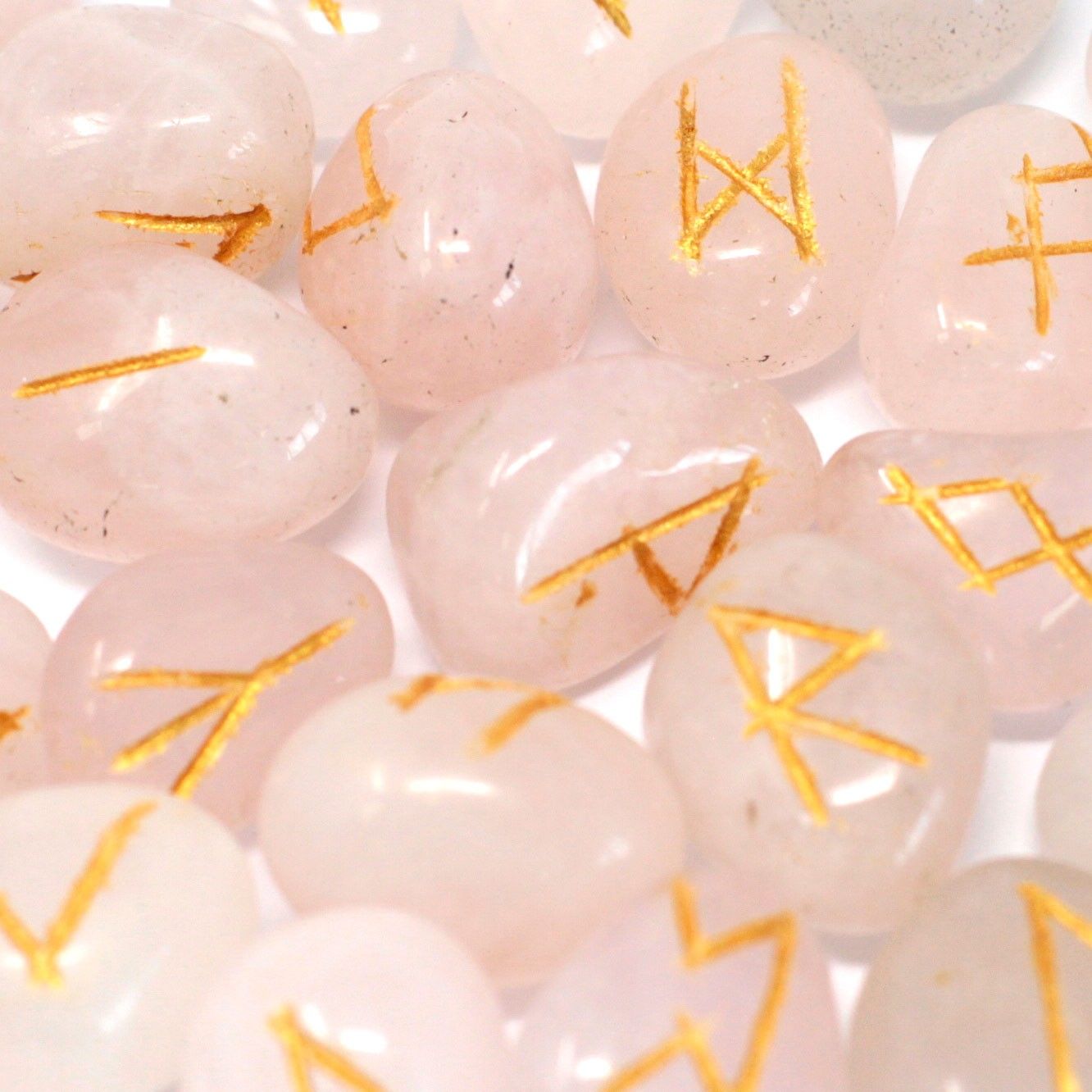 bG9jYWw6Ly9tZWRpYS85Ry9KQy82MFIzMEMxRzZDU0tKQzlHL2RmMjI2N2MzLmpwZWc-2.jpg Runes Stone Set in Pouch - Rose Quartz - Image 1