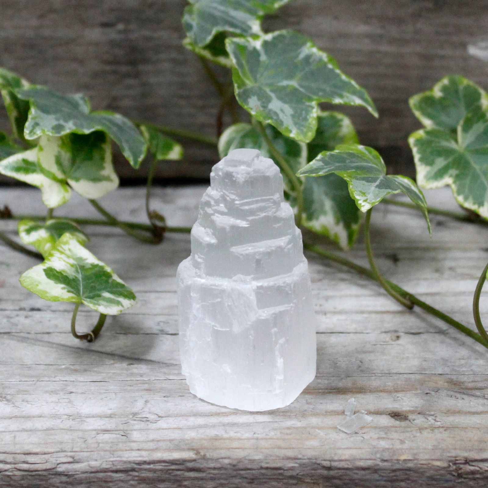 bG9jYWw6Ly9tZWRpYS85US84Qy82MFIzMEMxRzZNVks4QzlRL2Y0YWU0ZThiLmpwZWc-2.jpg Natural Selenite Tower - 5 cm - Image 1